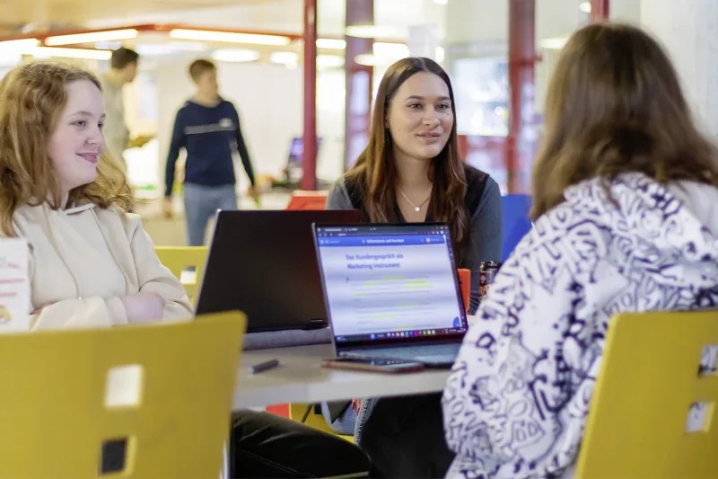 08 punktgenau in3 rundgang 2 2023 klett und balmer