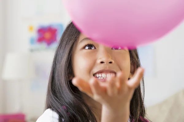 Teaser young world 1 neu klett und balmer