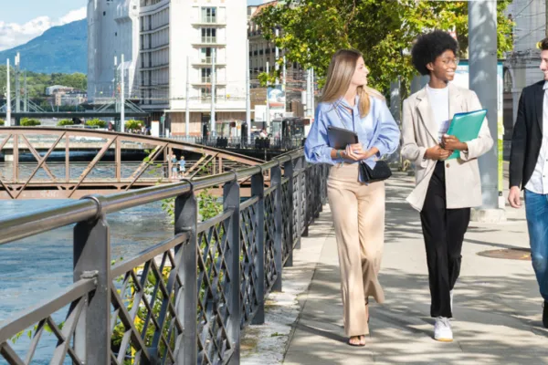 Touta Fait Kamp 1600x689 rechts